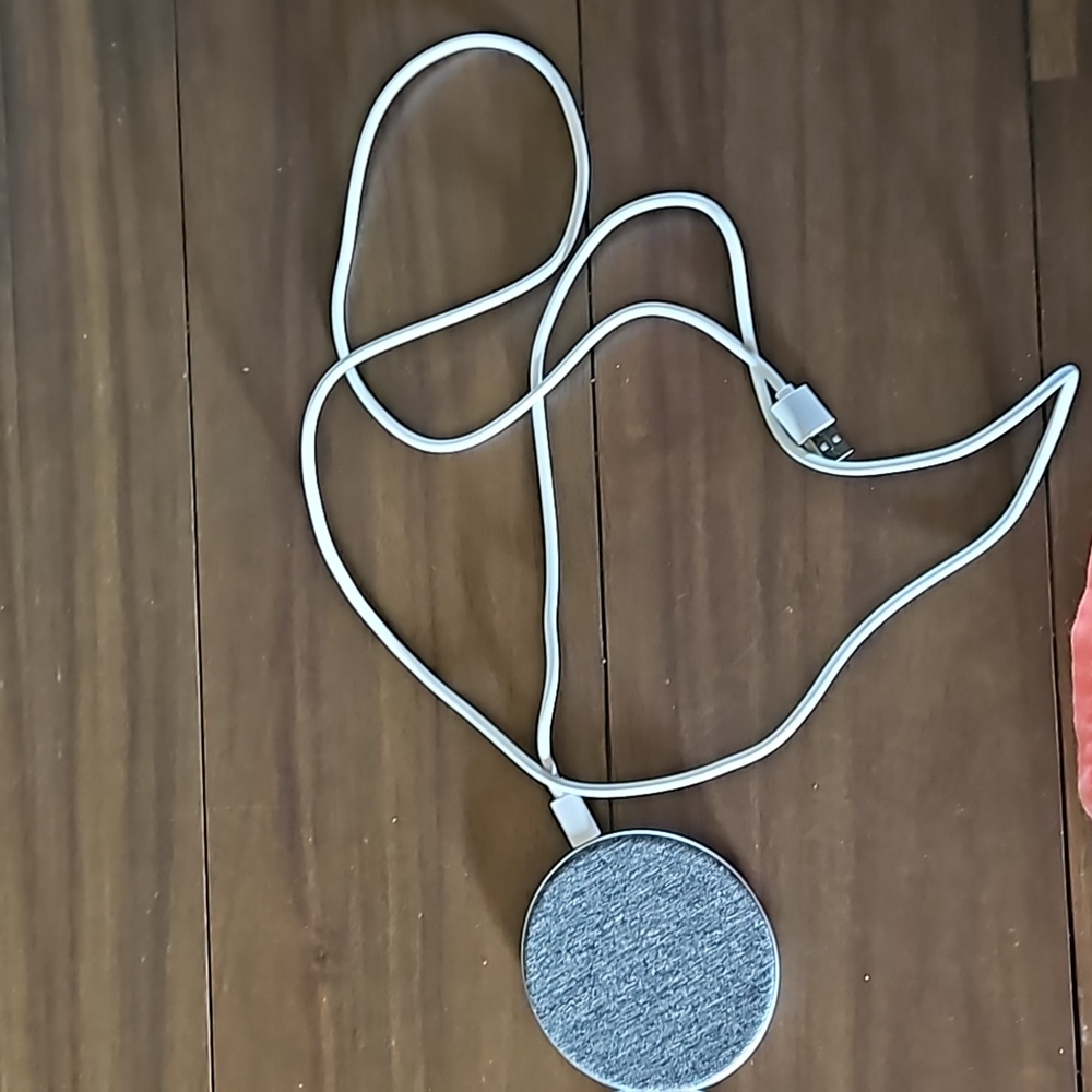 Ventev wiresless phone charging pad